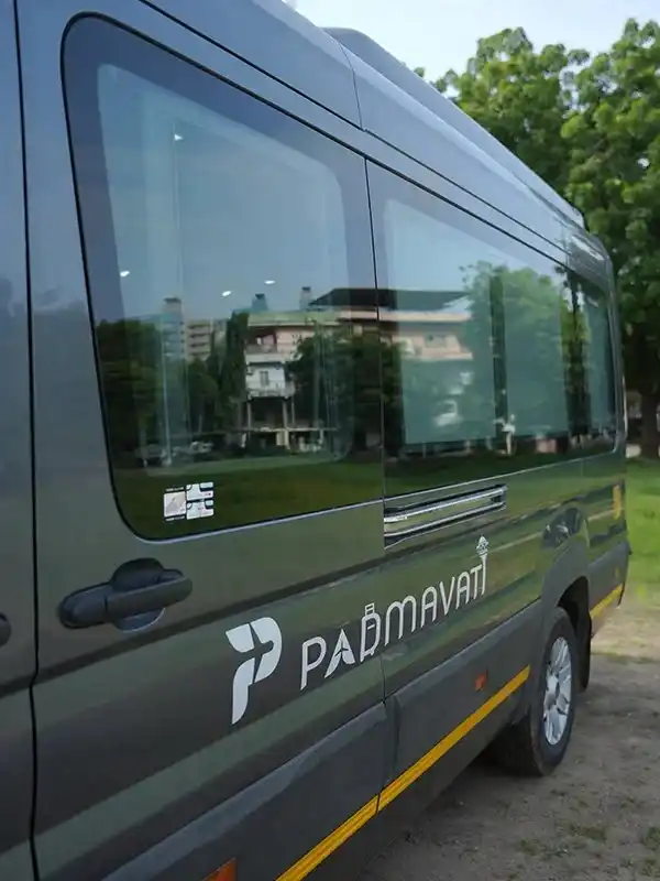 Luxury Bus Hire in Ahmedabad